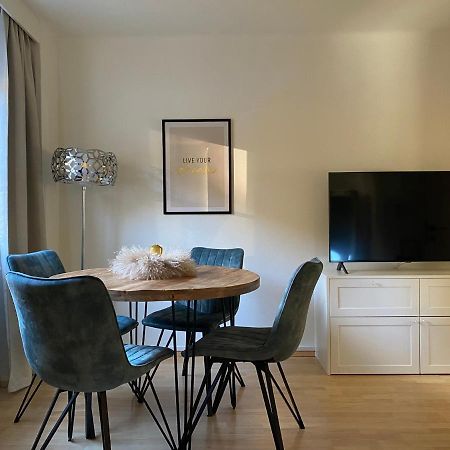 Gemuetliche Wohnung Mit Gartenblick Innsbruck Bagian luar foto
