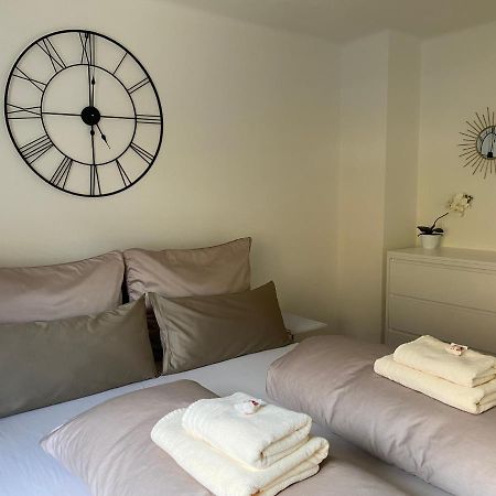 Gemuetliche Wohnung Mit Gartenblick Innsbruck Bagian luar foto