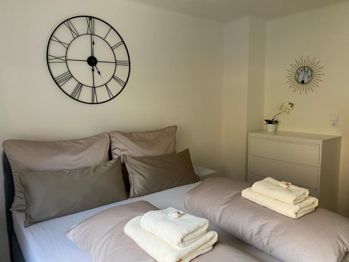 Gemuetliche Wohnung Mit Gartenblick Innsbruck Bagian luar foto